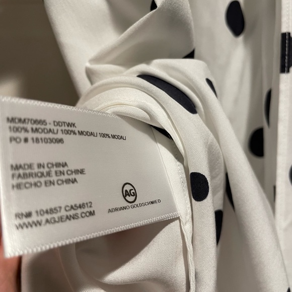 AG. Cute polka dot halter with tie back. - Picture 6 of 6